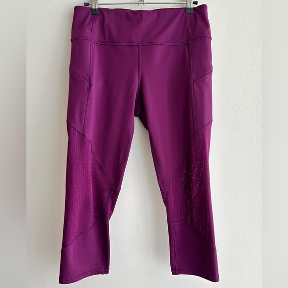 Athleta Mesh Contender Capri Athletic Leggings, Velvet Plum, Size Medium - Picture 6 of 16